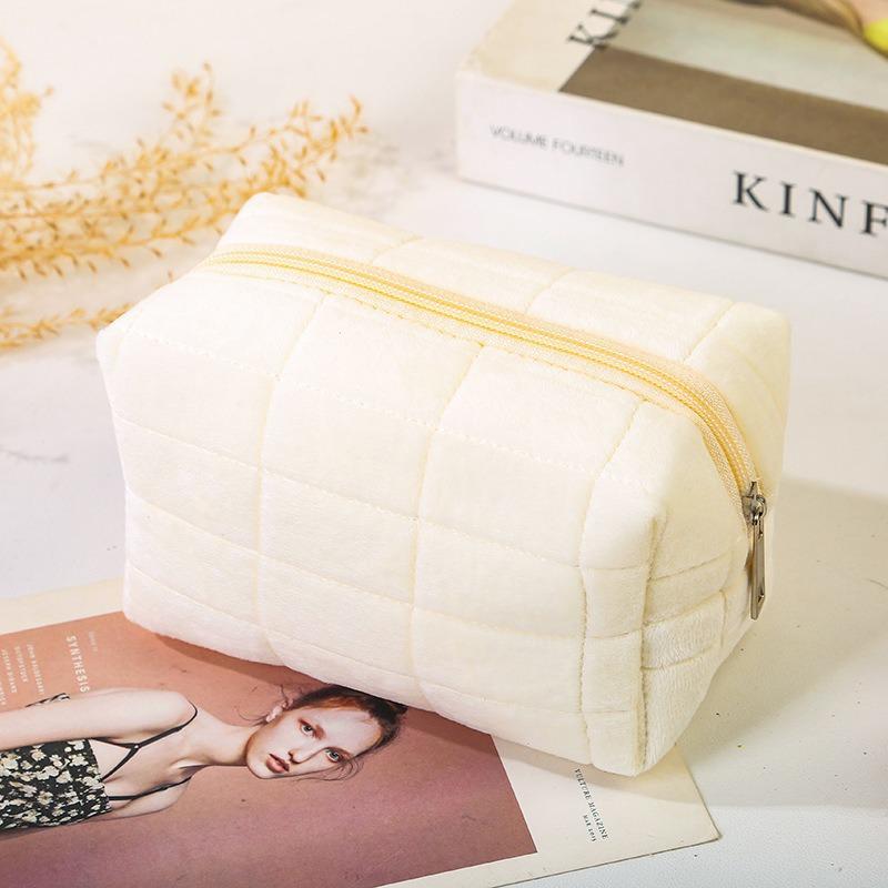 

Плюшевая стеганая косметичка - Дорожный органайзер для косметики большой вместимости