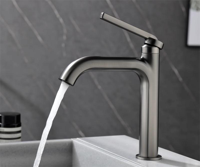 Tuqiu New Basin Faucet Black Chrome Basin Faucet Cold And Hot Brass Mixer Sink Tap Single Lever Deck Mounted Water Tap