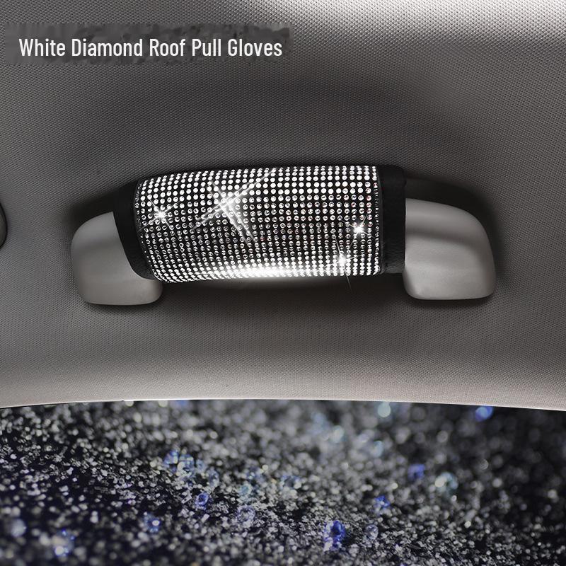 

Стильный комплект чехлов на рулевое колесо автомобиля с бриллиантовой отделкой, накладкой на подлокотник и чехлом на рычаг переключения передач. 38cm