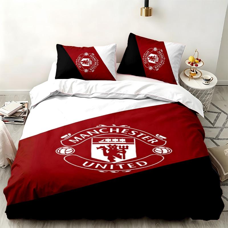FC Manchester 3pc set Perfect for bedroom use Comfortable bedding set includes a duvet cover and two pillowcases Ideal birthday or Christmas gift