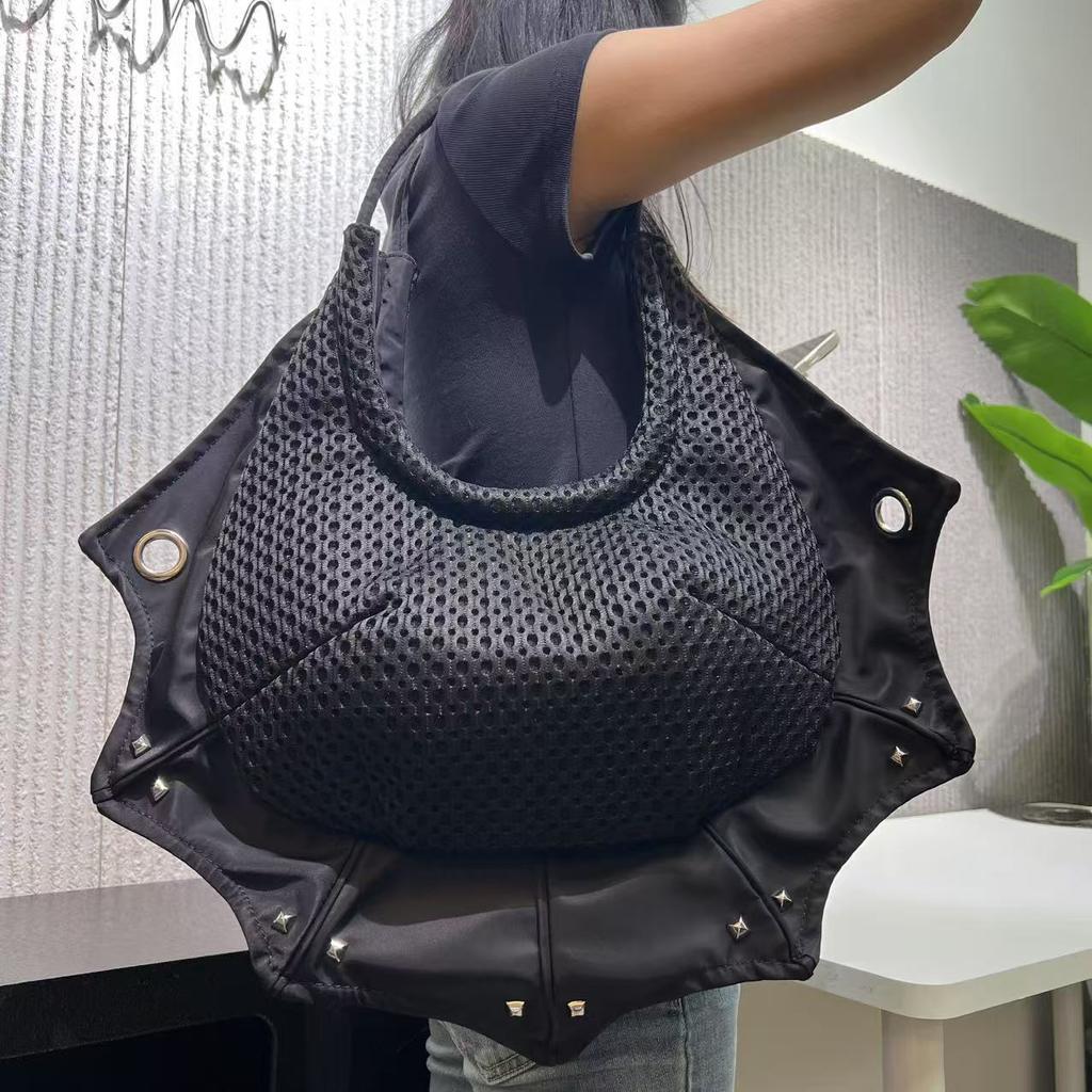 Ladies Personalized Street Shoulder Bag Retro Trendy Cool Bat Large Capacity Handbag