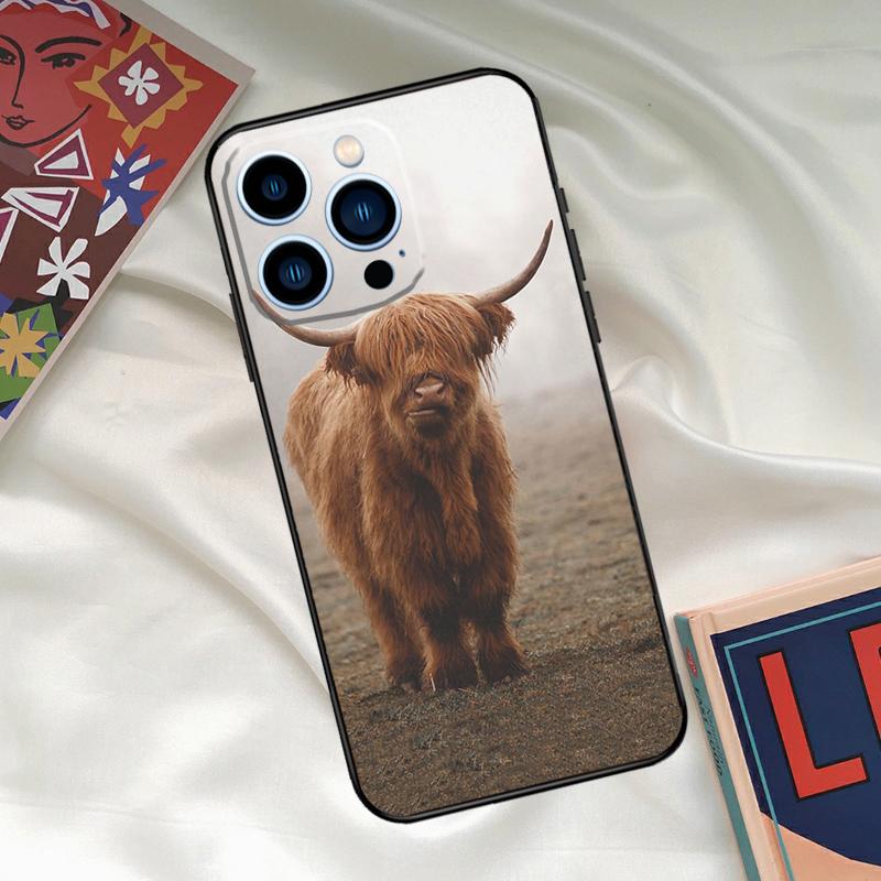 Highland Cows Phone Case For iPhone 16 15 14 12 11 13 17 Pro Max 15 16 Plus 13 Mini 16e 17 Air Funda Cover