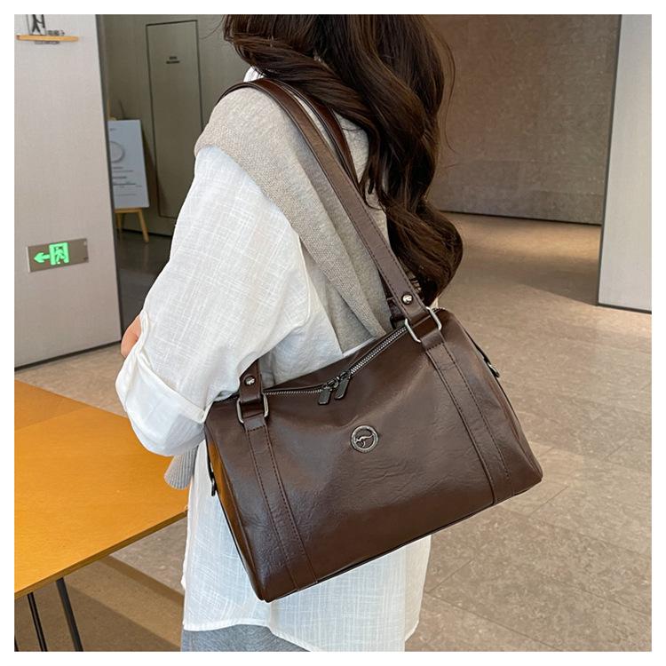 2026 Women's High-End Crossbody & Shoulder Tote - Large Capacity, Versatile Boston Bag for Commuting