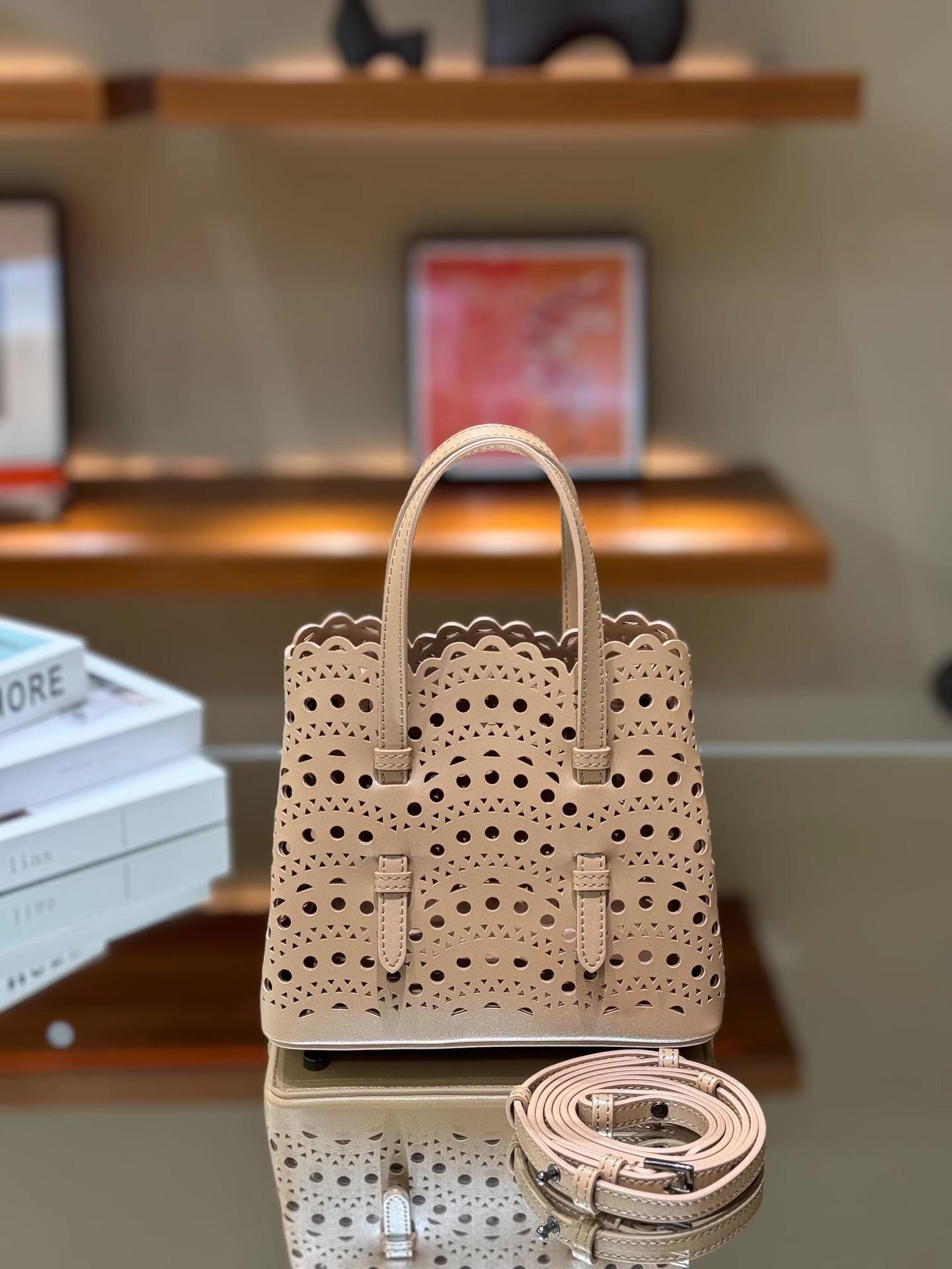 

Елегантна жіноча сумка-тоут кросбоді з натуральної шкіри з ажурним різьбленим дизайном Gift Box Package