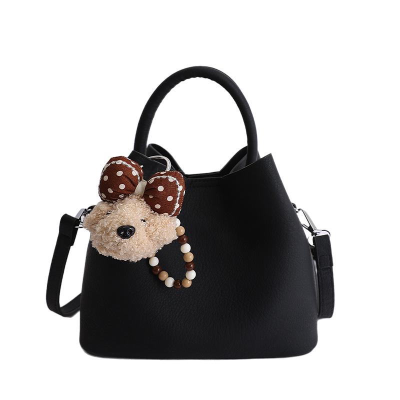 

High-end Large-capacity Single-shoulder Bag, Niche Design, Elegant Handbag, Retro and Fashionable Crossbody Bag With pendant чорний