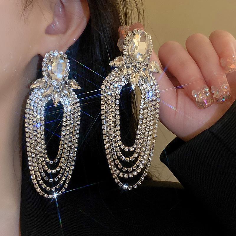 Luxury Spider Web Drop Tassel Earrings with Inlaid Diamonds
