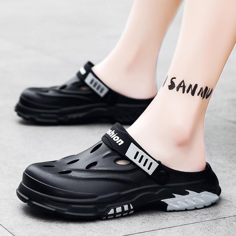 Hole shoes 2025 summer new outdoor two wear bag head slippers trend refreshing sandals travel wading beach shoes