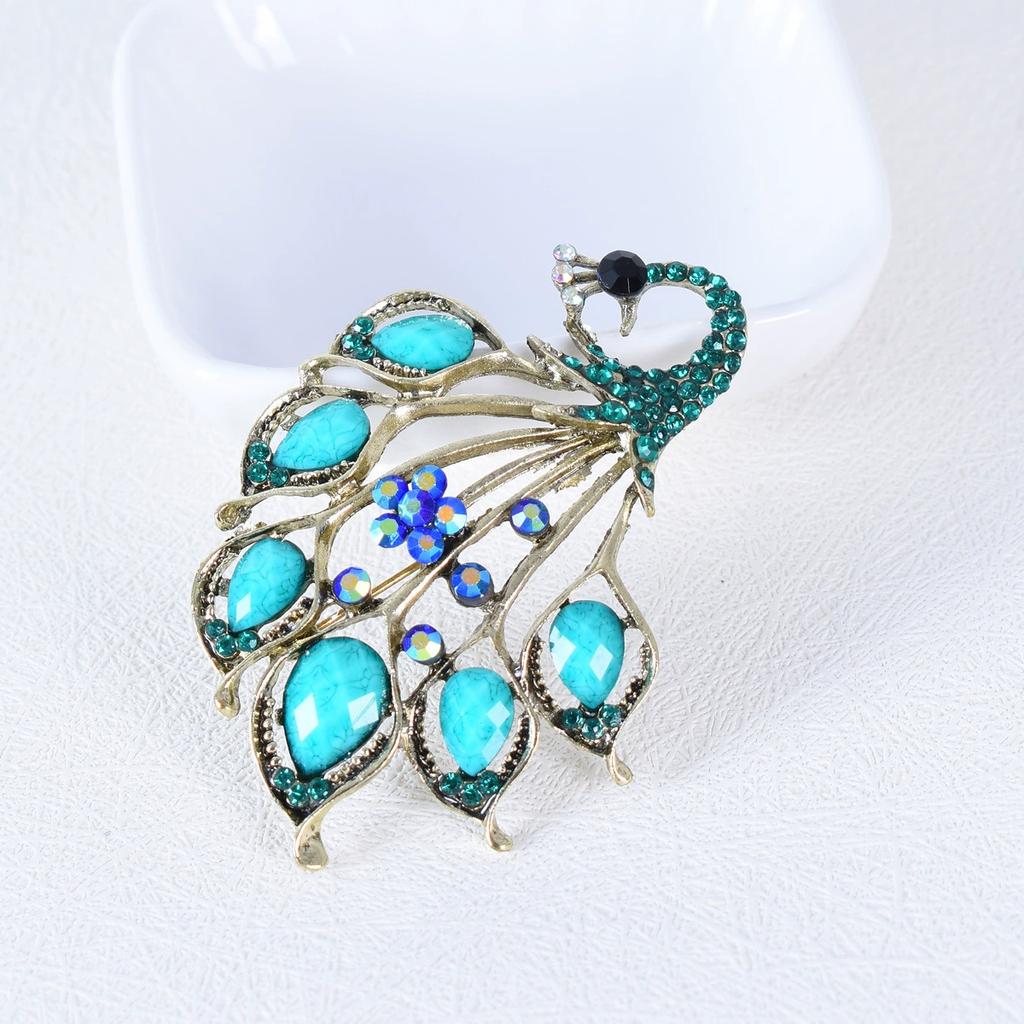 1Pc Elegant Peacock Brooch Charm Retro Pin Gorgeous Luxury Jewelry Accessories Party Birthday Gift Souvenir for Men and Women