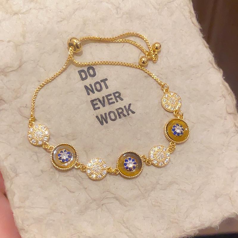 Elegant Retro Zircon & Mother-of-Pearl Bracelet: High-End Autumn/Winter Fashion Bangle