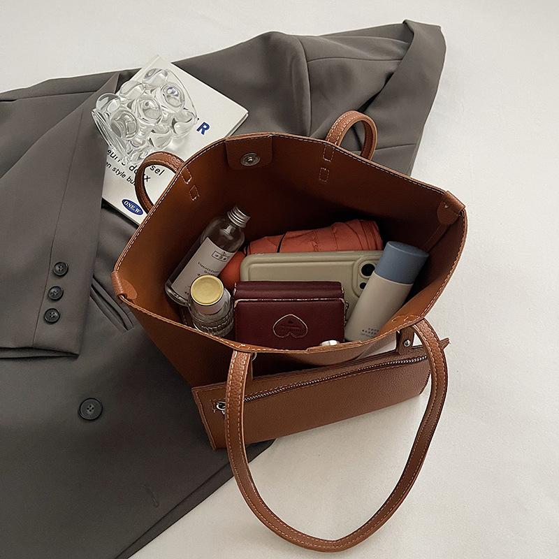 Retro soft leather handbag women's niche high-end underarm bag 2025 new large-capacity shoulder tote bag