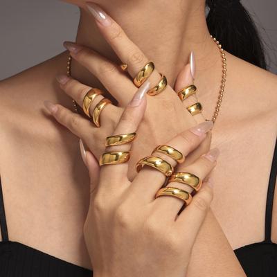 Anello Spirale Unico Per Donne Uomini Placcato Oro 18K Impermeabile A Forma di Molla Anelli in Acciaio Inossidabile per Donne Uomini Coppie