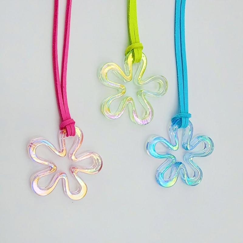 Colorful Acrylic Flower Pendant Necklace Hollow Pendant Necklaces Hollow Flower Neck Jewelry Perfect for Party Wedding