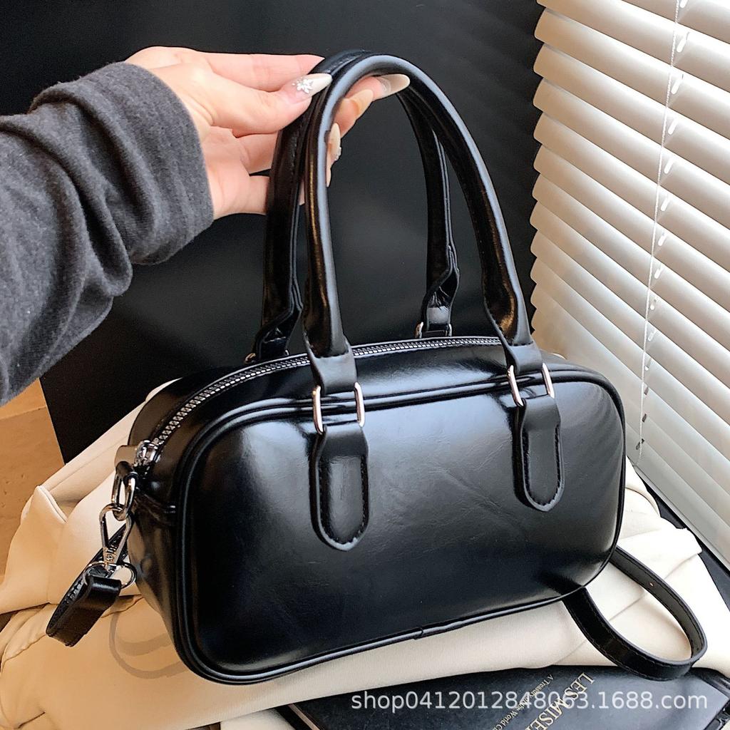 Niche Design Retro Bowling Bag Women's 2025 New Fashion Messenger Bag Simple Handbag Shoulder Bag