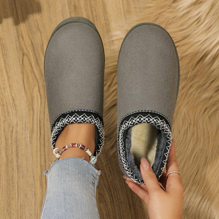Snow boots women's new winter velvet warm thick soles without heel bag head fluffy half slippers cotton shoes