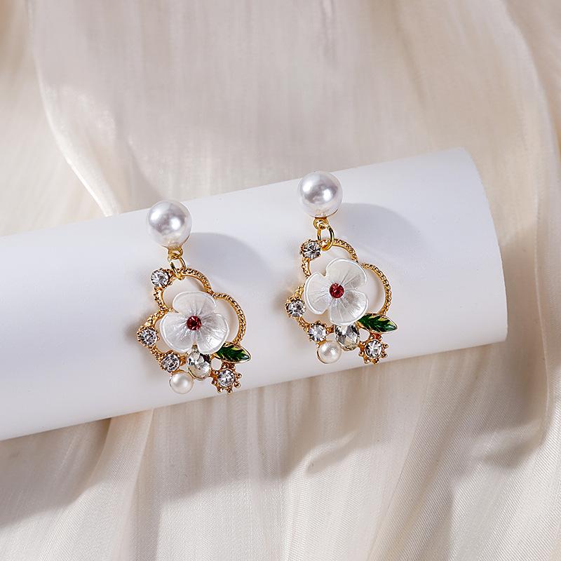 Exquisite, Small, Sweet And Cute Imitation Pearl Flower Stud Earrings Mori Small Fresh Super Fairy Rhinestone Ear Jewelry