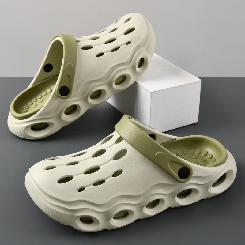 Baotou Slippers Men's Summer Wear Beach Hole Shoes Platform Non-slip Driving Two Wear Sports Sandals