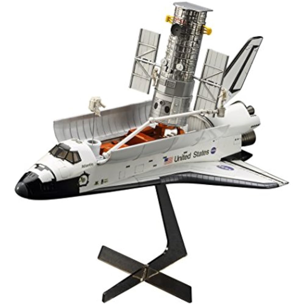 Hasegawa 1/200 Hubble Space Telescope & Space Shuttle Orbiter w/Astronaut Plastic Model 10821