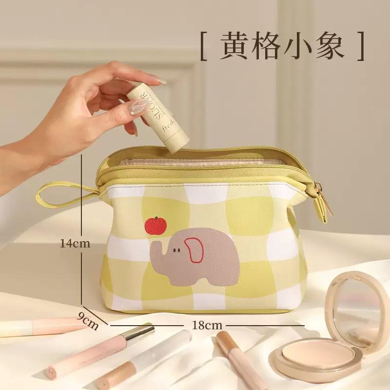 

Cartoon Women Tote Cosmetic Bag Fashion Portable Pillow Makeup Orgainzer Pouch Washbag Large Capacity Travel Zipper Bag жовтий