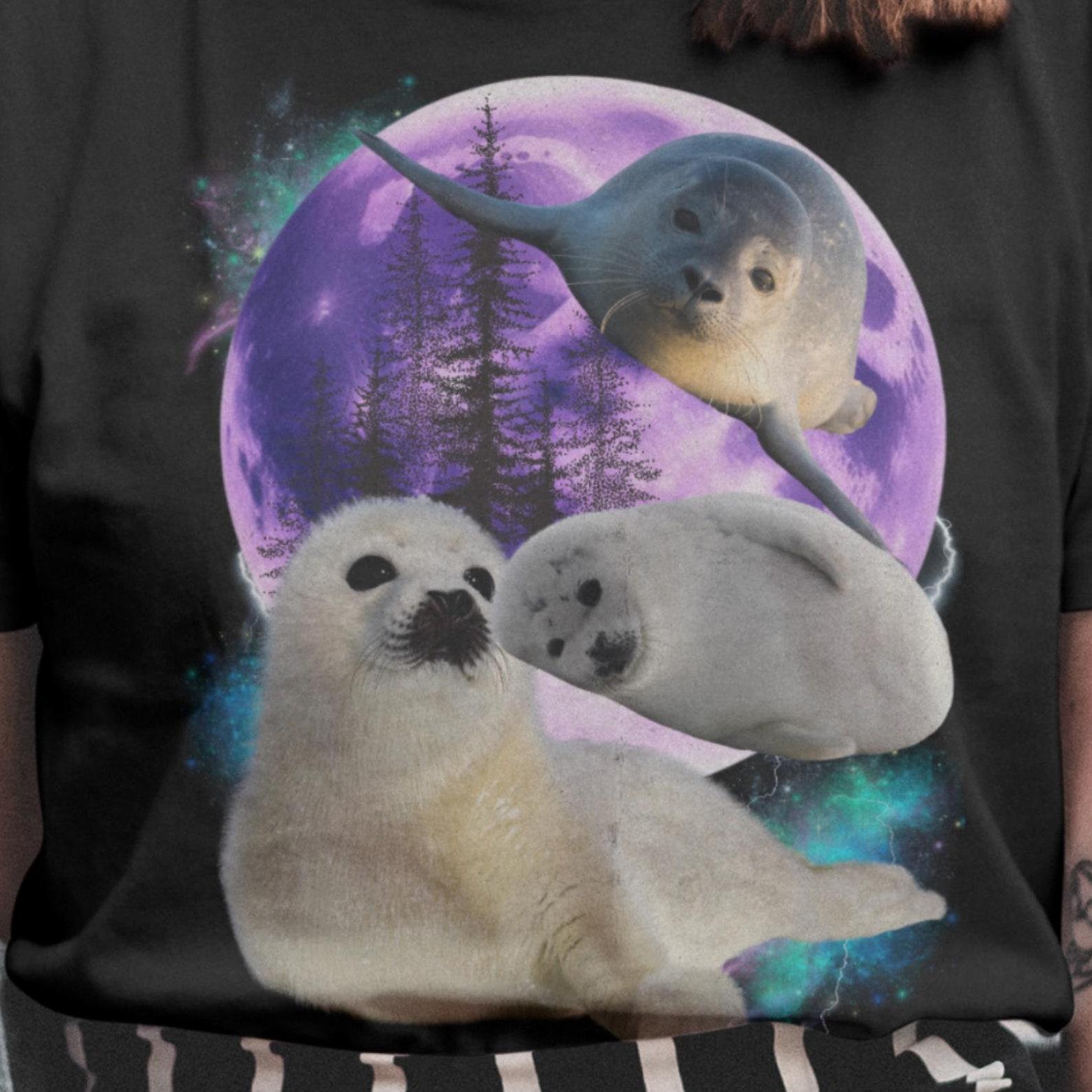 Retro Seal Graphic T-Shirt: Vintage Ocean Animal Tee S