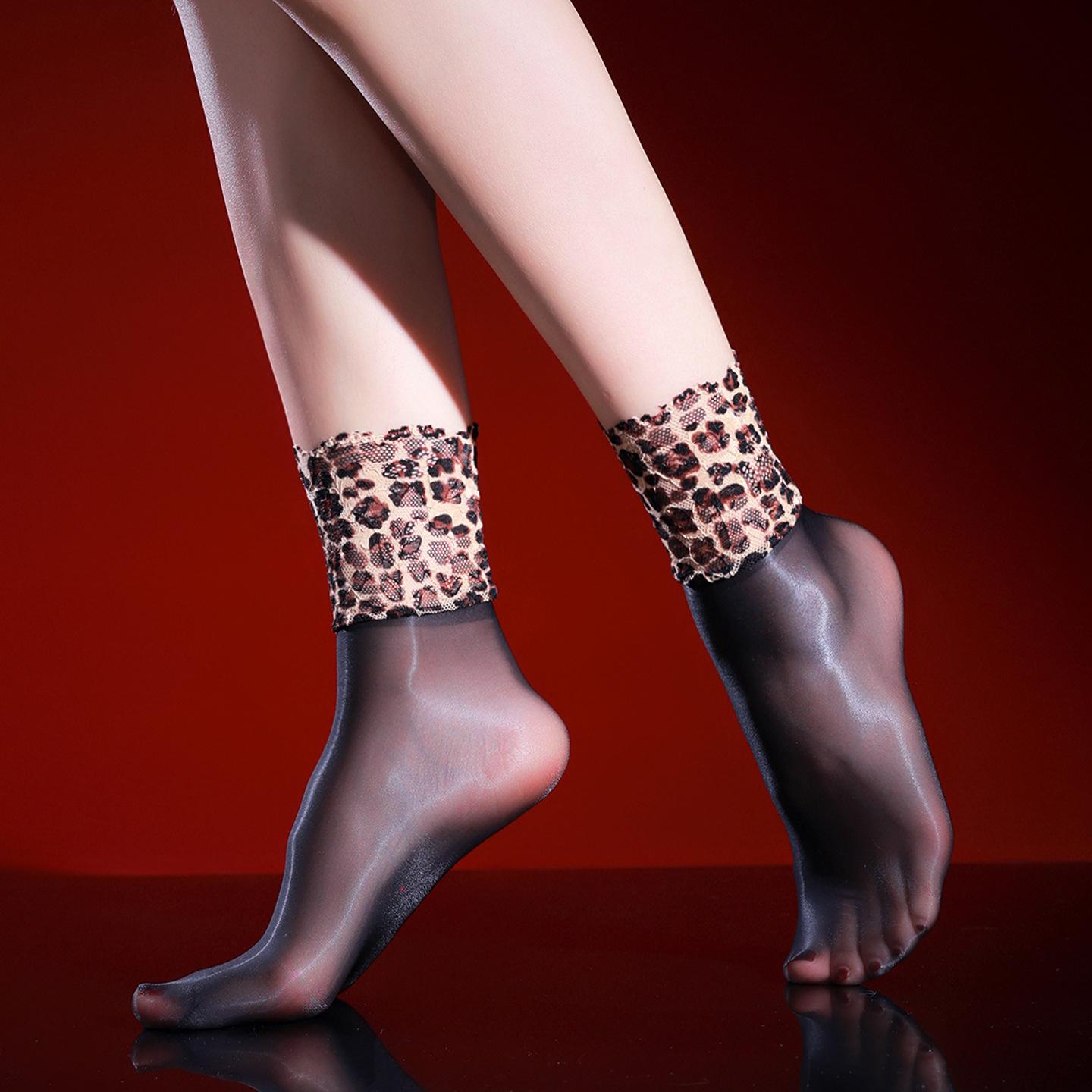 Damen Sexy Socken Leopardenmuster Spitze Rand Aurora 3D Ultra-Dünne Strümpfe Öl Glänzend Seidig Transparent Kurze Socken One Size