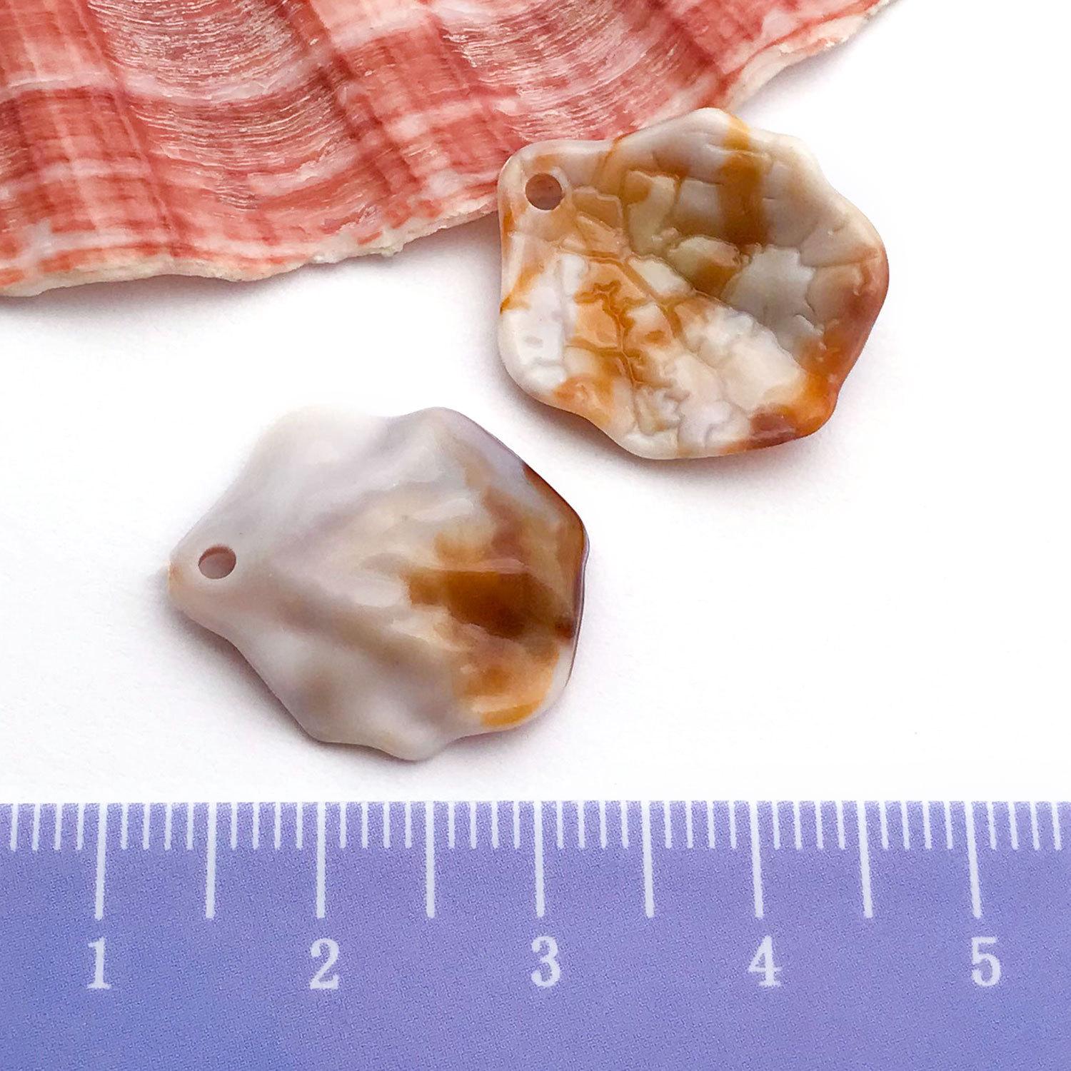 

Двухцветная подвеска из натурального акрила в виде ракушки для самодельных ожерелий, браслетов и брелоков Ocean Shell 17x20mm