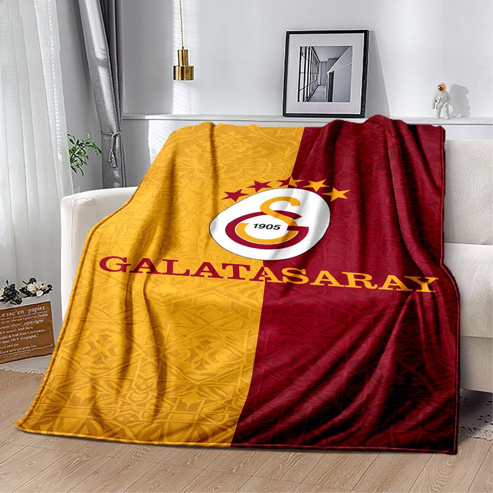 Galatasaray 144 Blanket Ultra-Soft Great for Livingroom Picnics Bedding for All Occasions Playful Design Perfect Gift for Relatives and Friends