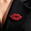 Rote Lippen Damen Broschen Voller Strass Luxus Brosche für Kleidung Pins Sexy Lippenform Damen Brosche Hochzeitskleidung DekorGutes Produkt