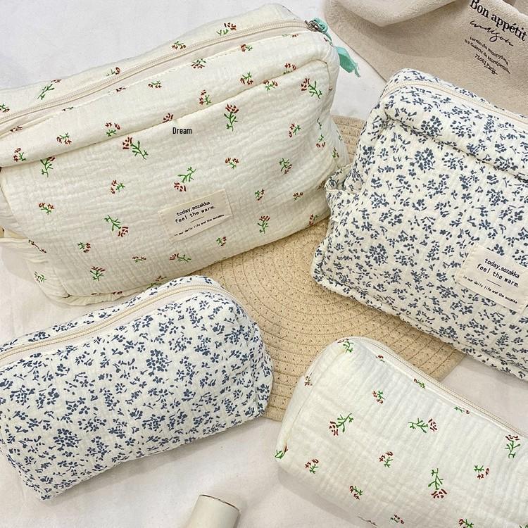 53174 Blue Begonia Large-Capacity Makeup & Toiletry Travel Bag