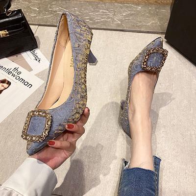 Παπούτσια με τακούνια – Παπούτσια με τακούνια