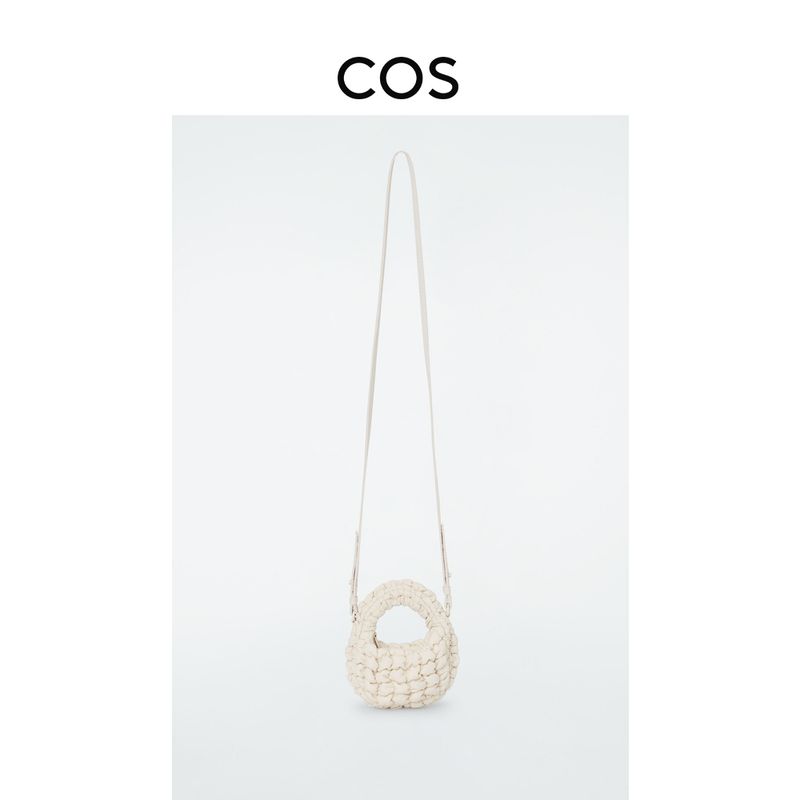 

Cos Женская стеганая сумка кроссбоди Mini Clouds бежевая летняя 1244108002 Beige