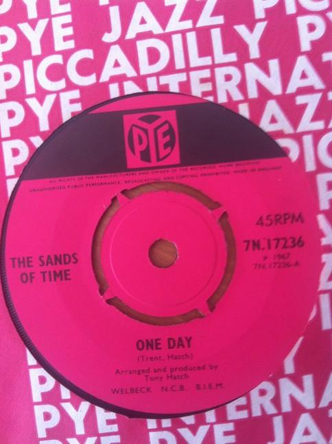 

7inch Record SANDS OF TIME (2) - One Day 7N17236 Pye Records 1967 UK Rock Used