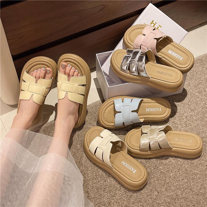 Internet Celebrity Slippers Women Summer Wear 2025 New Thick Bottom Muffin Heightened Soft Bottom H Go Out To Wear Cool Slippers
