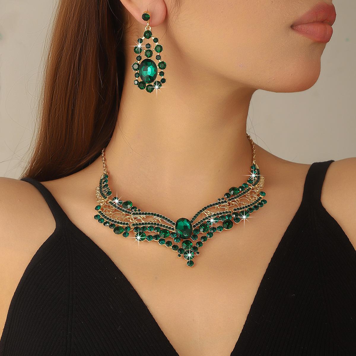 Elegant Retro Water Drop Alloy Necklace & Earring Set - European Light Luxury Bridal Accessories