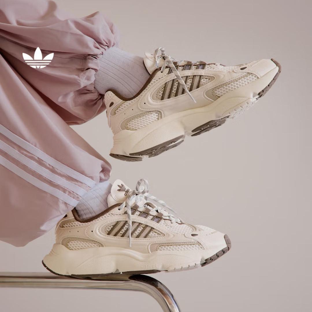 

Универсальные Классические Спортивные Кроссовки Adidas OZMILLEN для Женщин - Adidas с Узором Клевер IF1815 35.5 слоновая кость