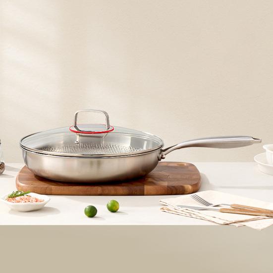 Titanium Frying Pan with Lid Scratch-Resistant Skillet Non-Stick Hammered Cookware for Gas Electric Induction Stoves Healthy Cooking Essential