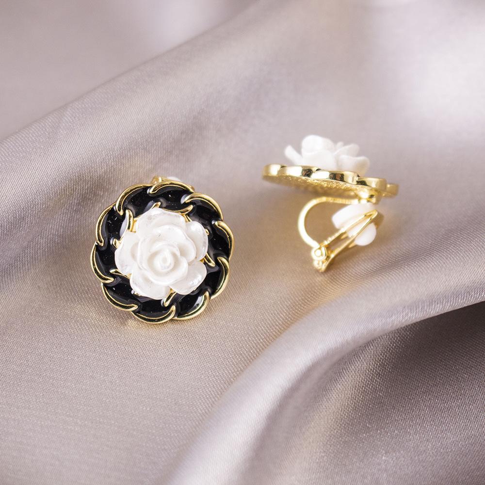 Versatile Light Luxury Ear Clips Without Pierced Ears Daily High-end Triangular Ear Clips Versatile Women's Earrings