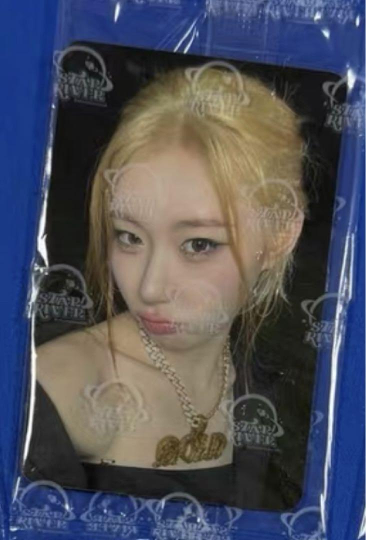

[USED] itzy GOLD Starriver Chinese ver.D Bonus Trading Card Chaeryeong