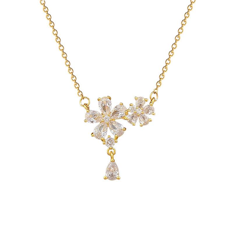 Zircon Five-Leaf Flower Light Luxury Temperament Gorgeous Full Diamond Necklace Female Versatile Collarbone Chain Titanium Steel Chain
