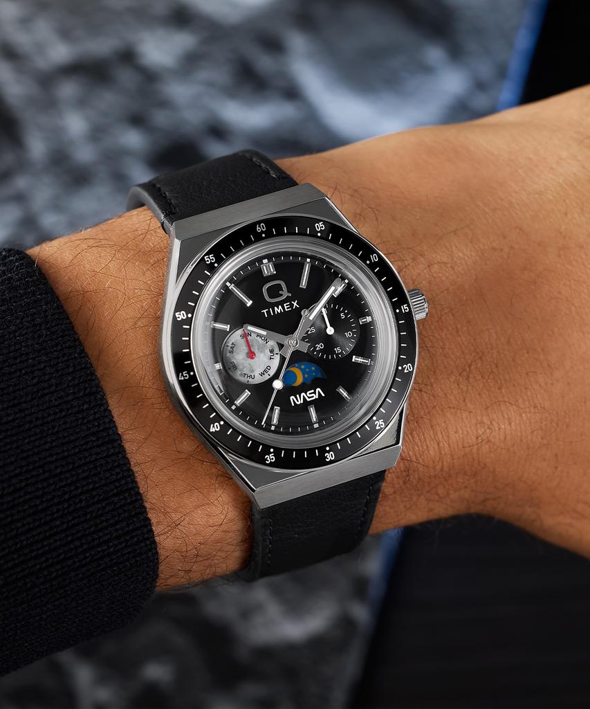 Taimaegseu X Nasa Q Timex Vintage Black Leather Watch 40Mm