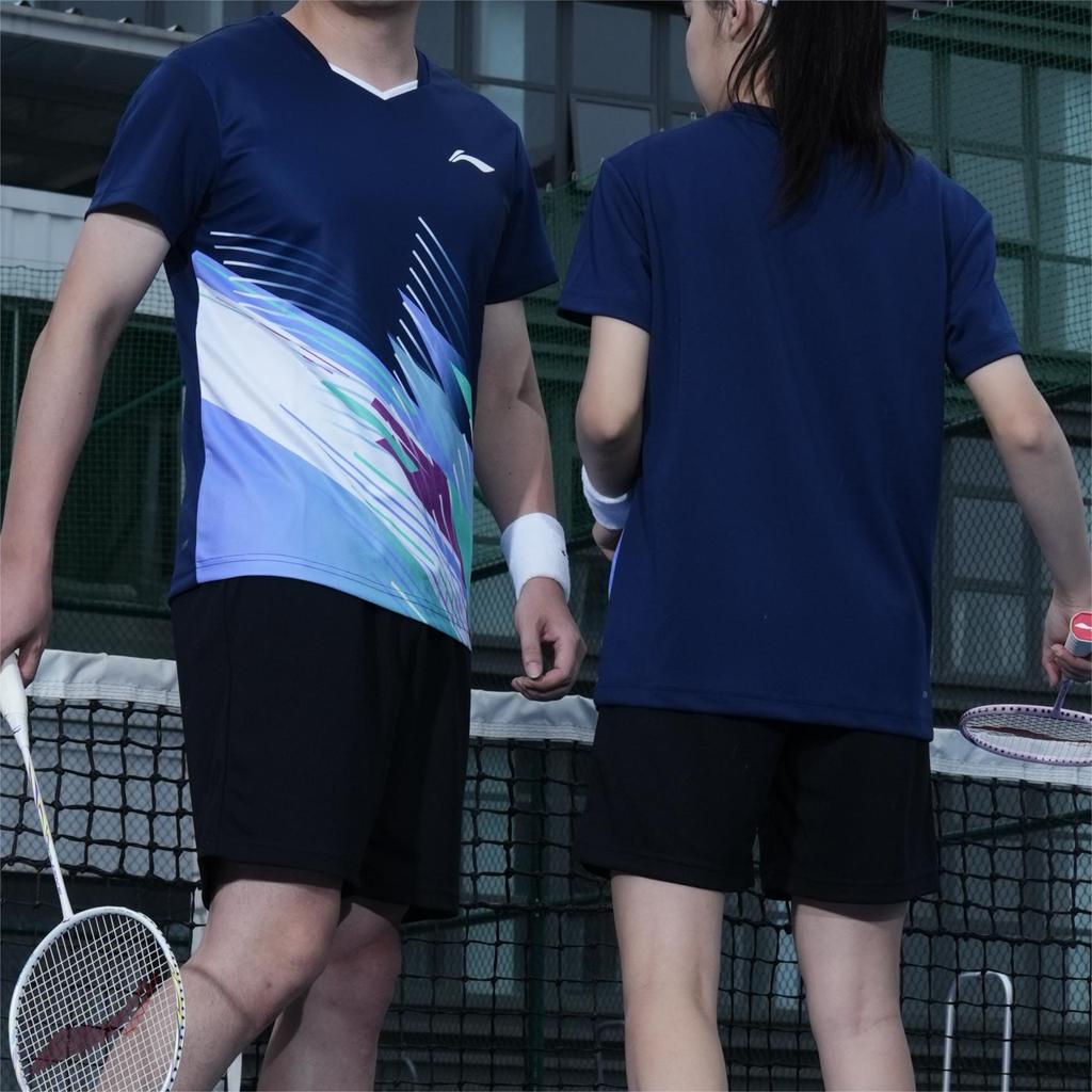 Li Ning Badminton Series Lightweight Comfortable Short Sleeve Simple Solid Color Shorts Casual Sports Suit Two Piece Set Unisex Sportswear AATU057-1