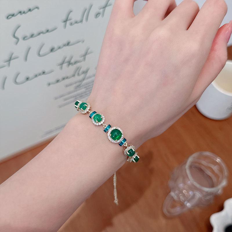 Fashion Bracelet Women's Design Light Luxury Bracelet Elegant Accessories Fashion Jewelry Daily Festival Gifts