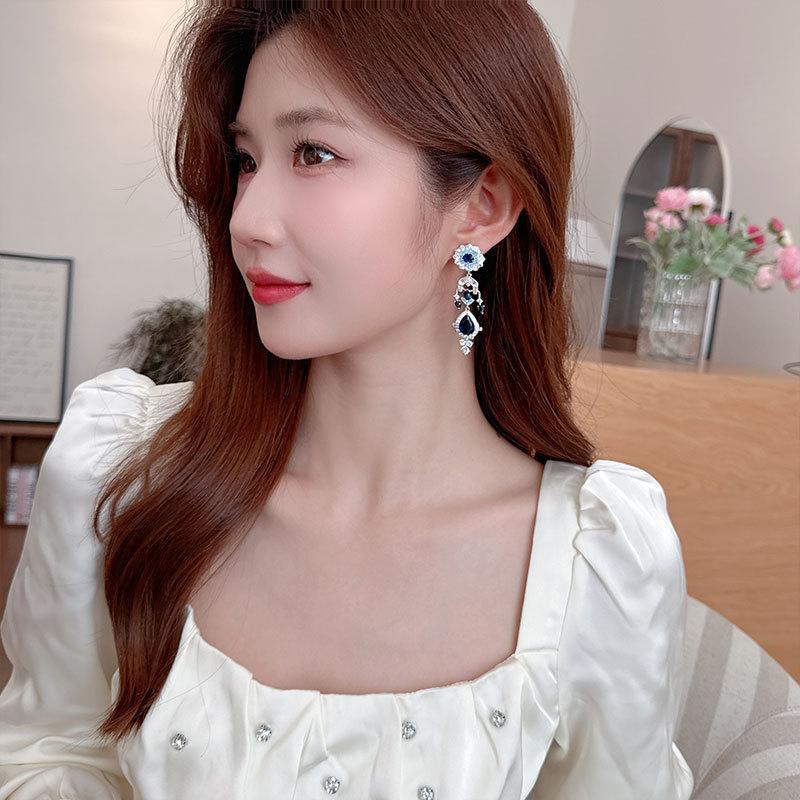 Ladies' light luxury design elegant water droplet tassel flower long earrings fashionable jewelry niche design earrings