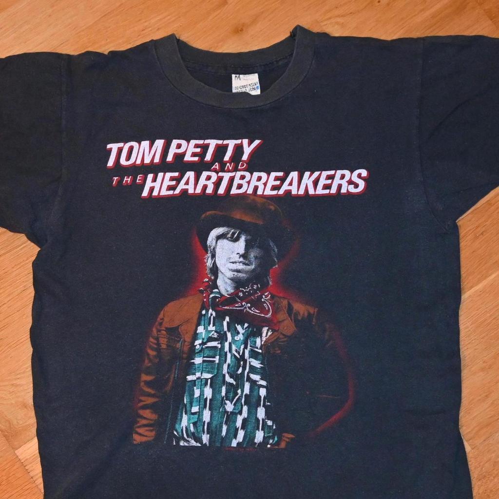 1983 TOM PETTY & The HEARTBREAkERS vintage original Rare 1980's Concert Tour rock tee t-shirt (S/M) Medium Small 80's vtg tshirt GiFT