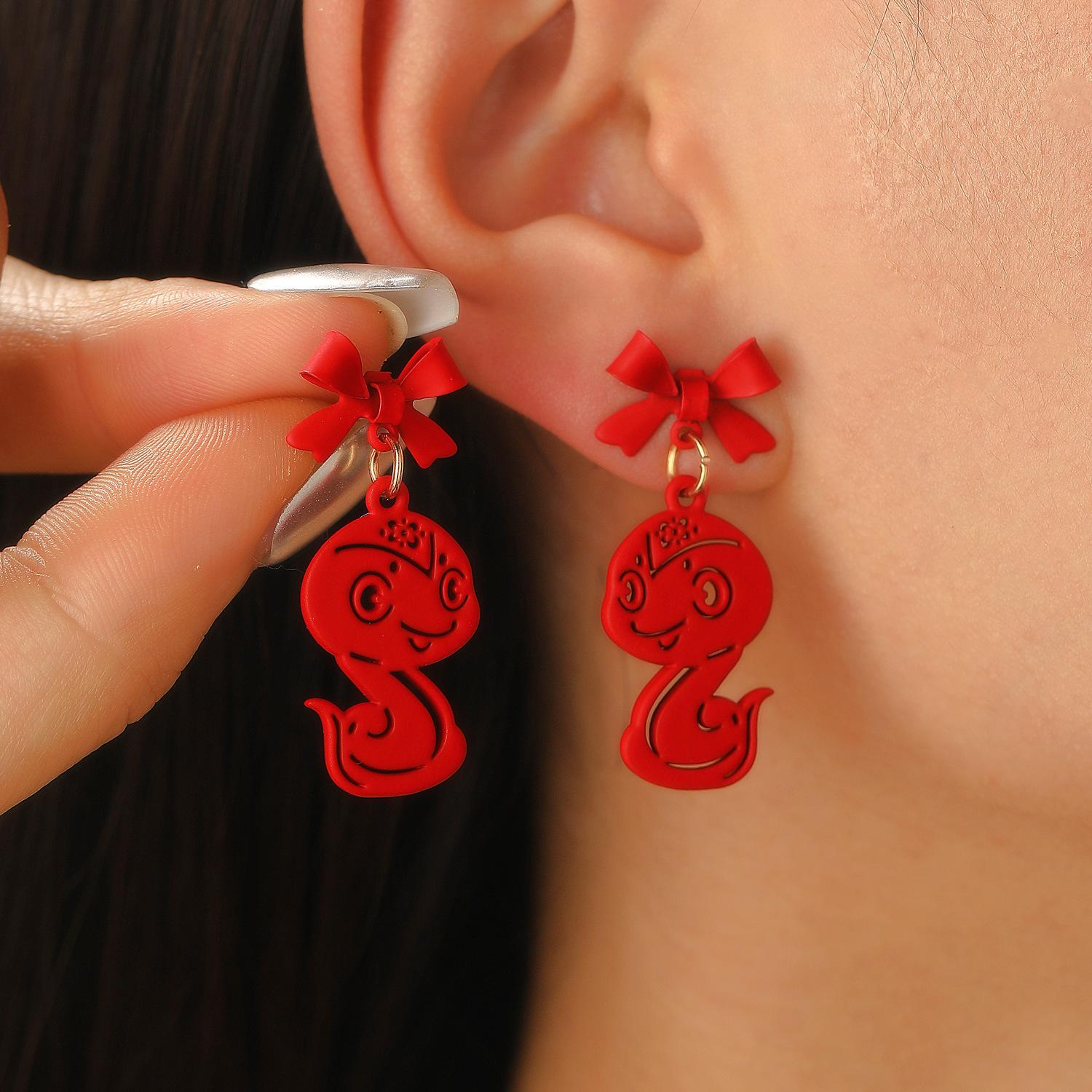 

Серьги с красным бантом в виде змеи со знаком зодиака Новогодние серьги 1 pair