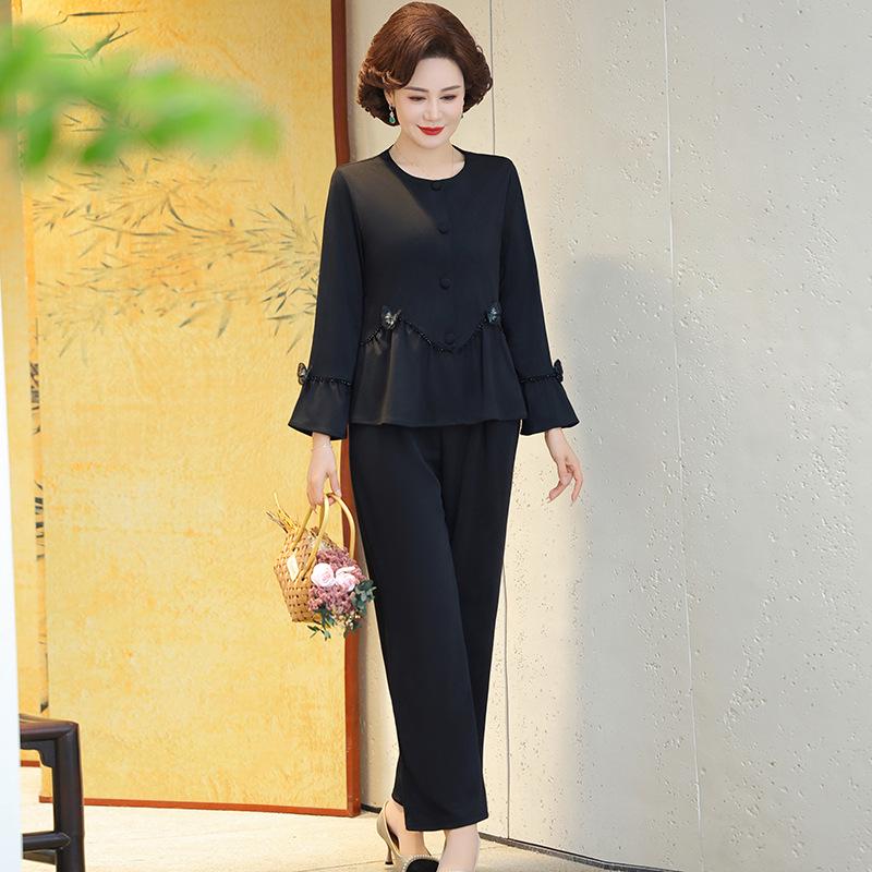 

Наряд Весна 2025: Стильный комплект-двойка для женщин среднего возраста – включает омолаживающую рубашку и лестные брюки широкого кроя. 4XL (145-155 jin)