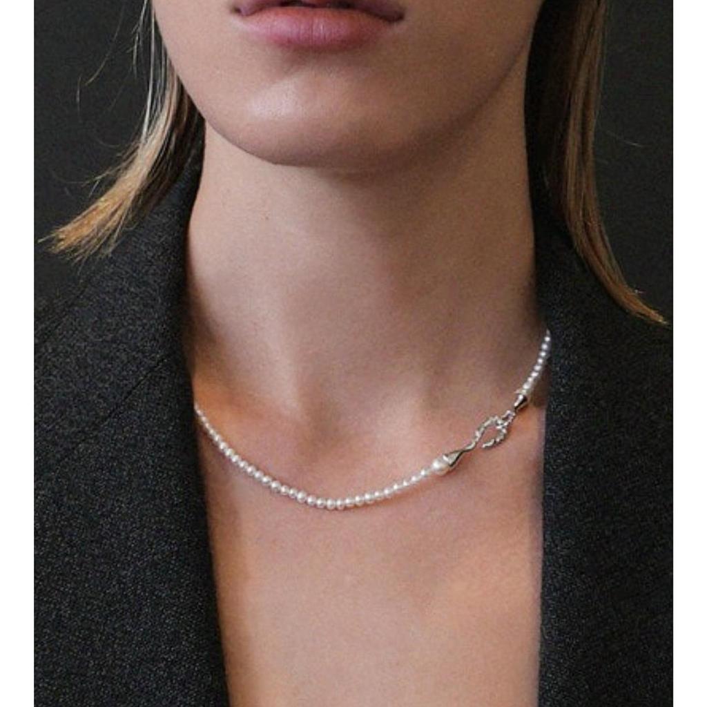 Simple Personality Unique Small Pearl Collarbone Chain Fashionable Commuting Niche Design Temperament Trendy Versatile Necklace