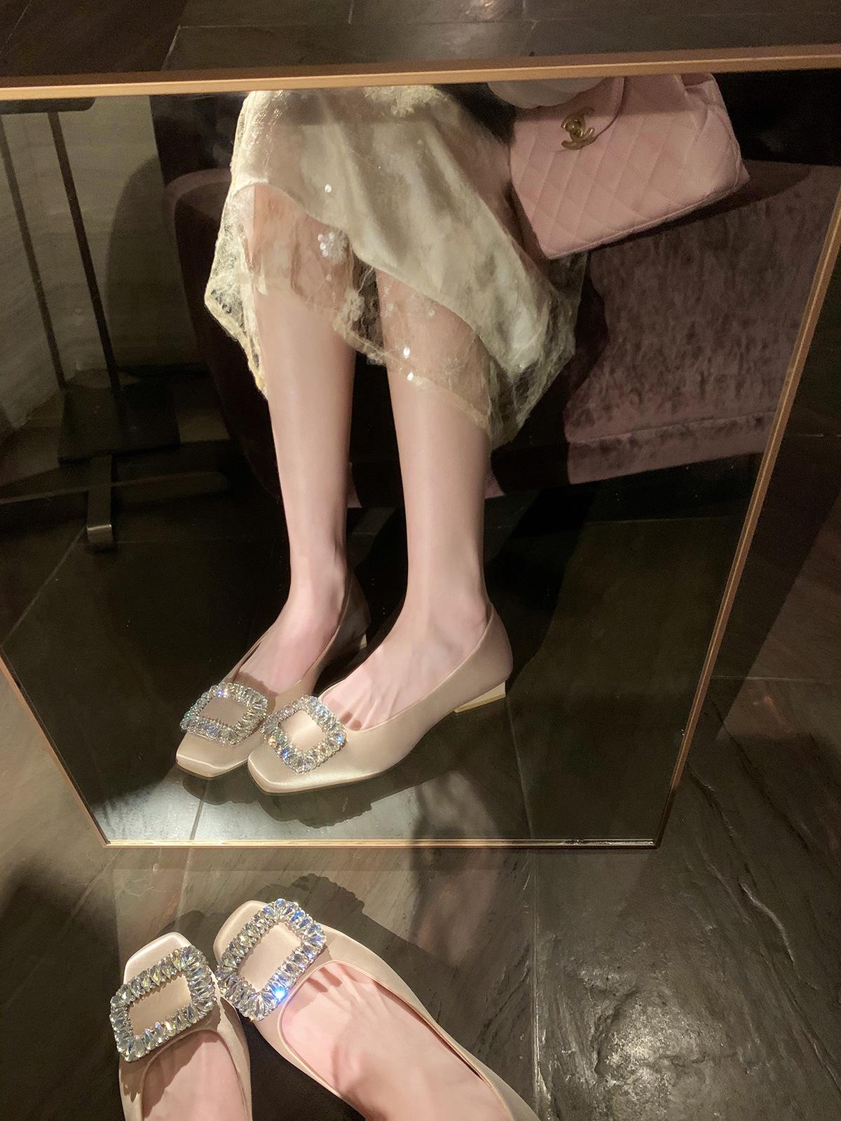 

Виноградная мать студиили дочь~ благородный страз мелкий вырез французский квадратный носок для работы одна педаль одинарная туфля женщина 40