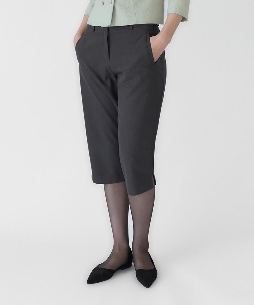 Ibokeuela Stretch Diagonal Pocket Slit Capri Pants(Charcoal)