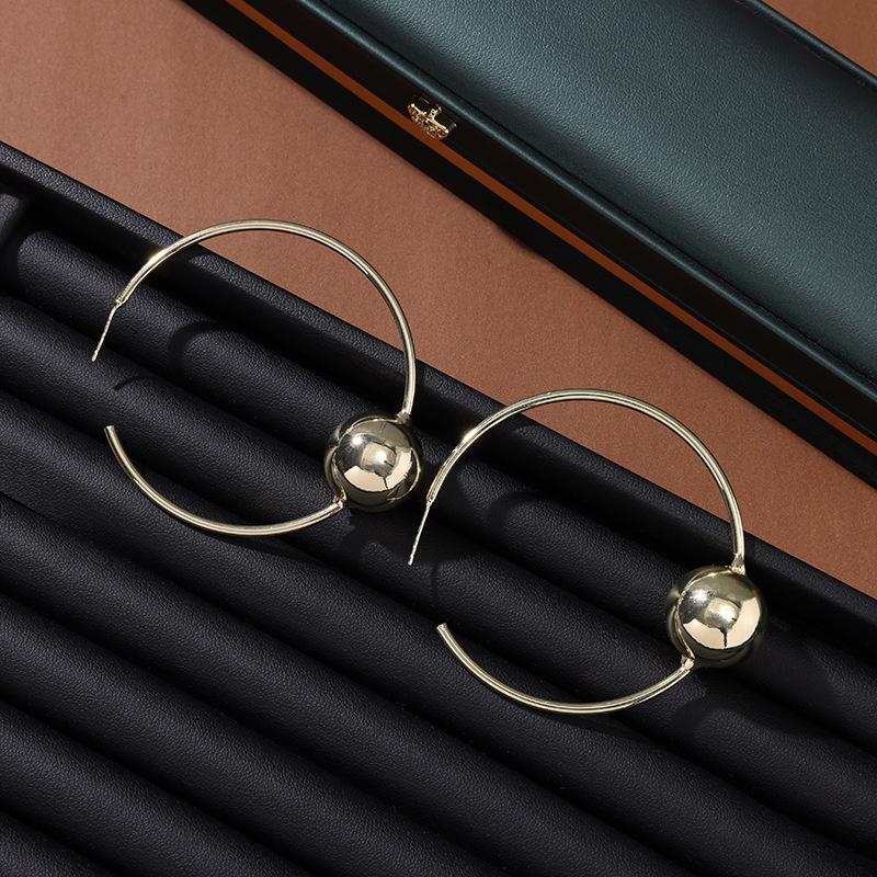Exaggerated Metal Ball Large Earrings Earrings, High-End Silver Needle Earrings, Simple And Cold Wind Earrings, Jewelry