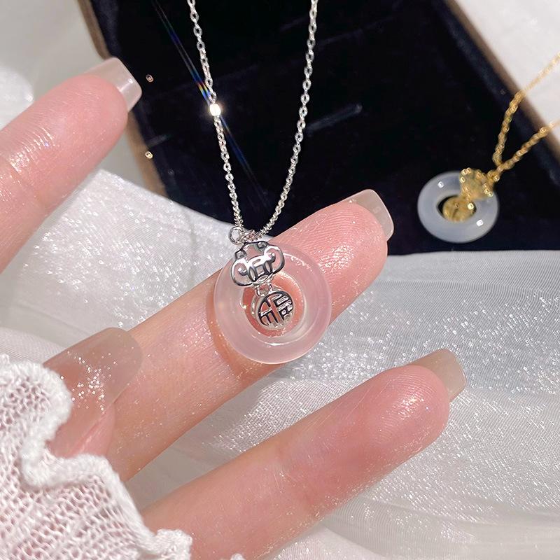 Xiangyun Fu Brand Safety Buckle Necklace Full of Blessing and Fresh Elephant Charm Clawbone Chain